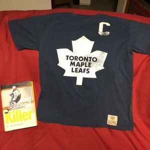 NHL TORONTO MAPLE LEAFS tshirt and book